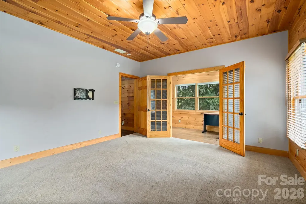42 Chinaberry Court Waynesville NC 28785