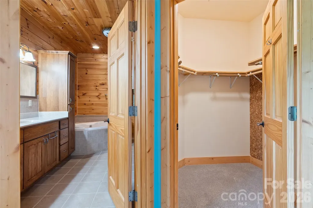 42 Chinaberry Court Waynesville NC 28785