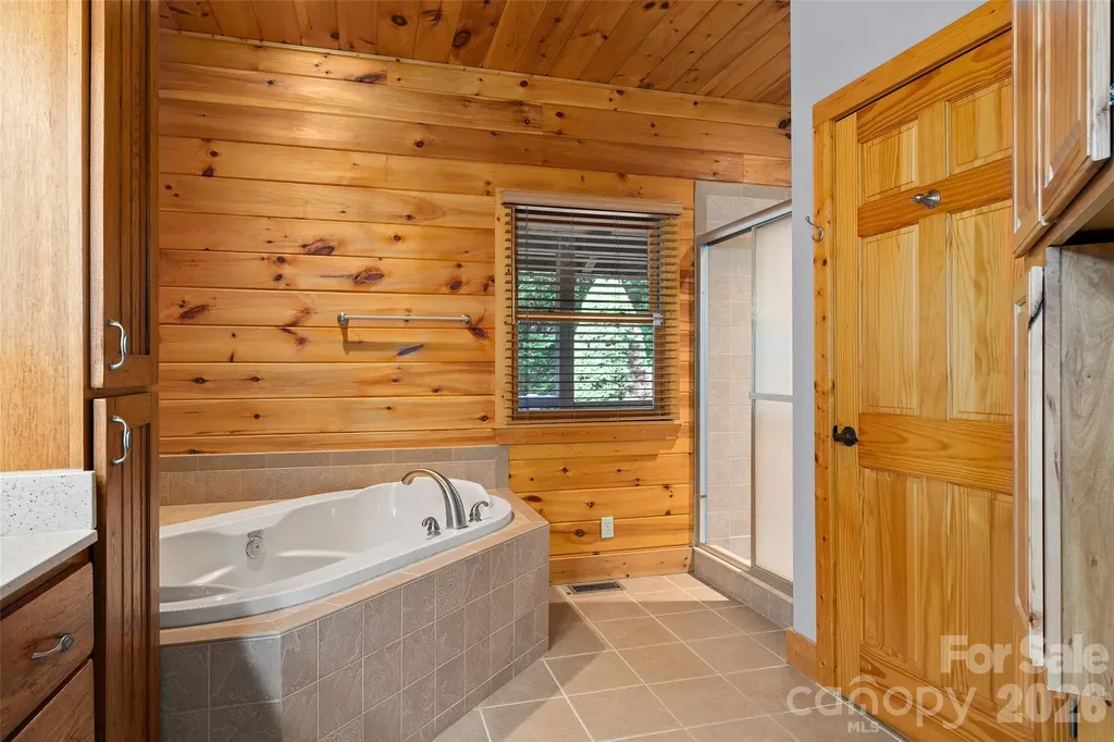42 Chinaberry Court Waynesville NC 28785