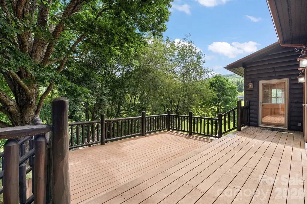 42 Chinaberry Court Waynesville NC 28785