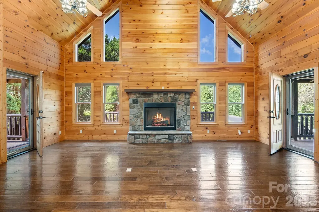 42 Chinaberry Court Waynesville NC 28785