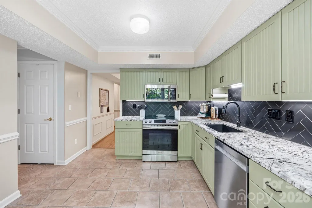 6421 Whitewater Drive Charlotte NC 28214