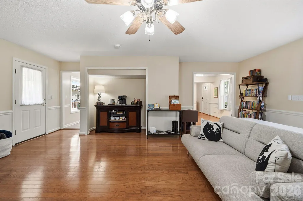 6421 Whitewater Drive Charlotte NC 28214