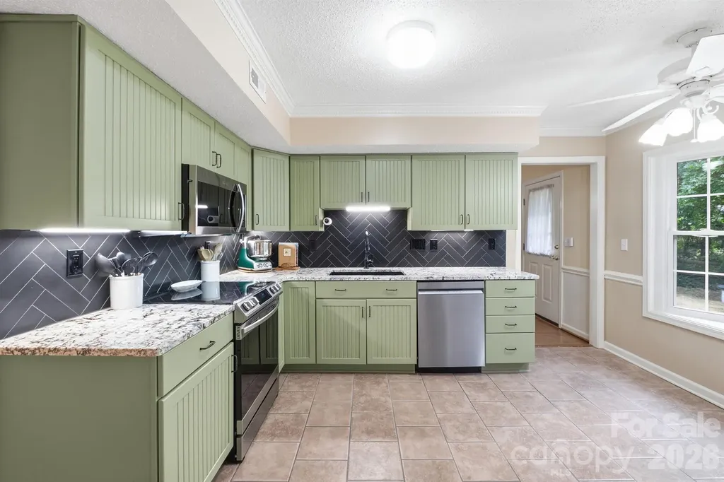6421 Whitewater Drive Charlotte NC 28214