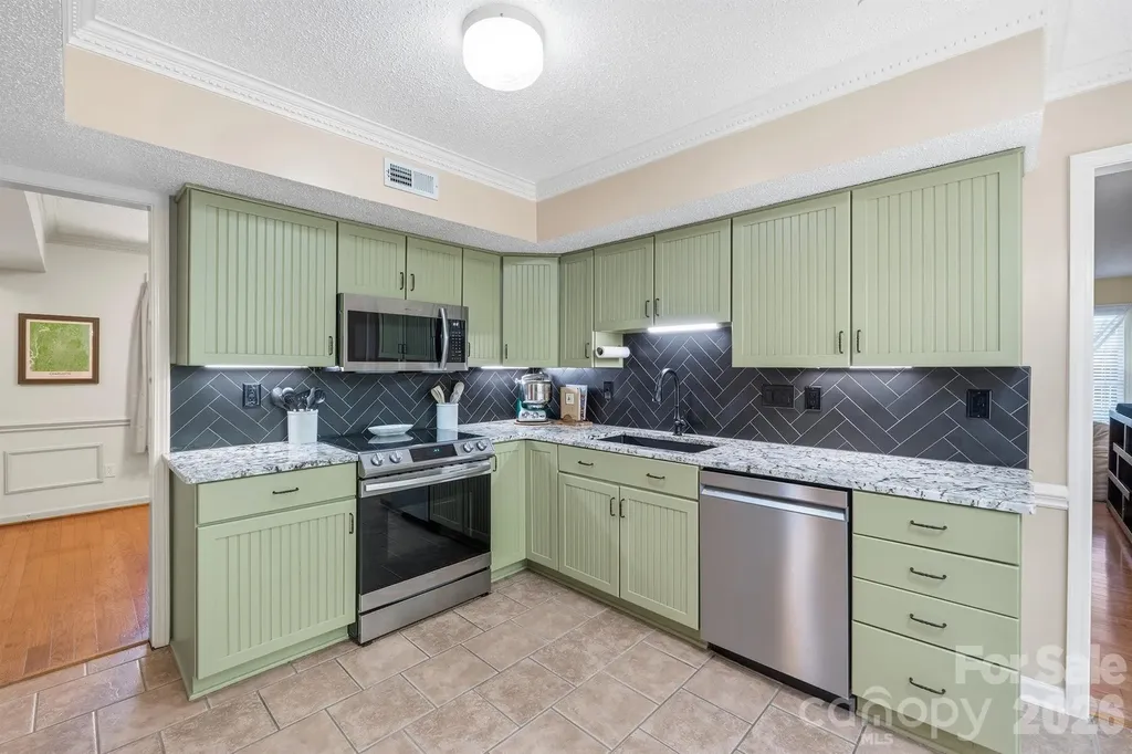 6421 Whitewater Drive Charlotte NC 28214