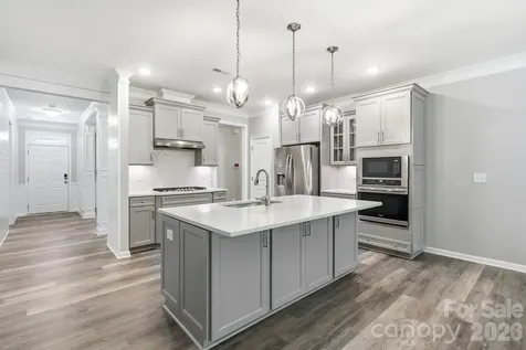 5111 Devonshire Road Denver NC 28037