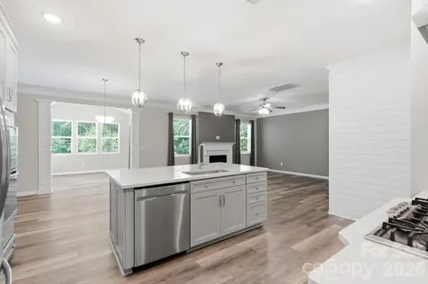 5111 Devonshire Road Denver NC 28037