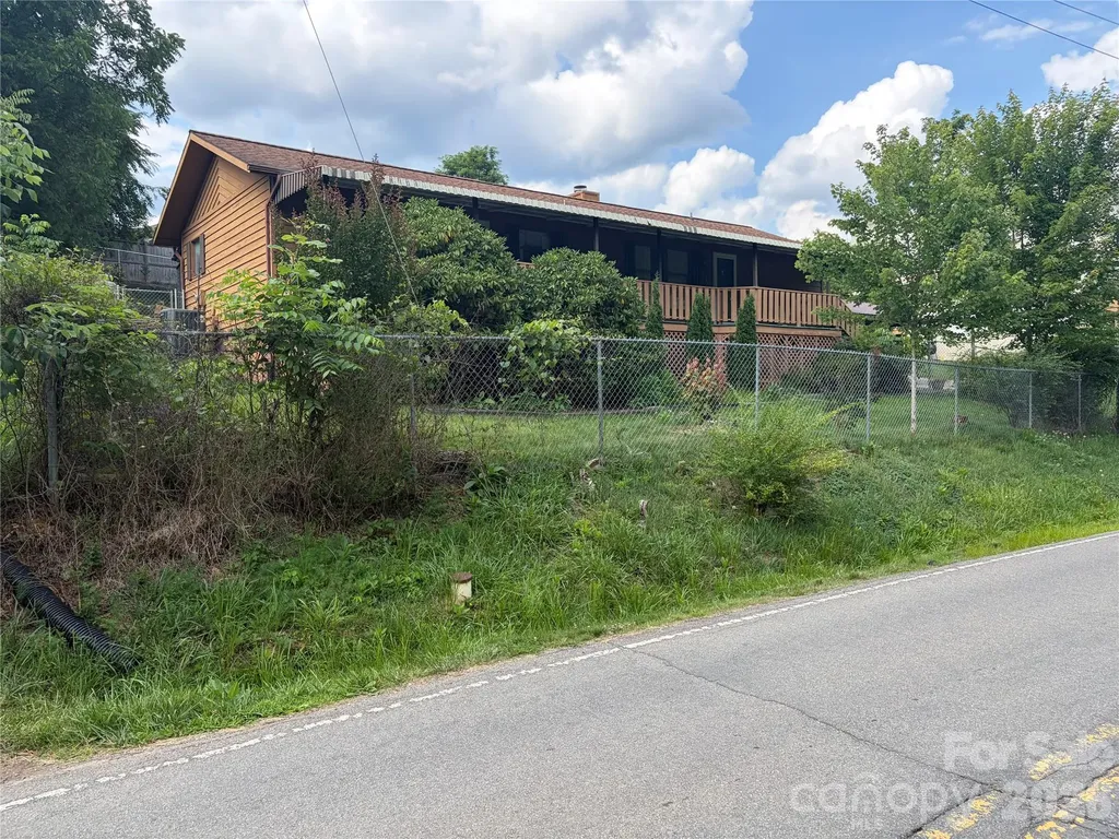 Mars Hill NC, 256A Bruce Road