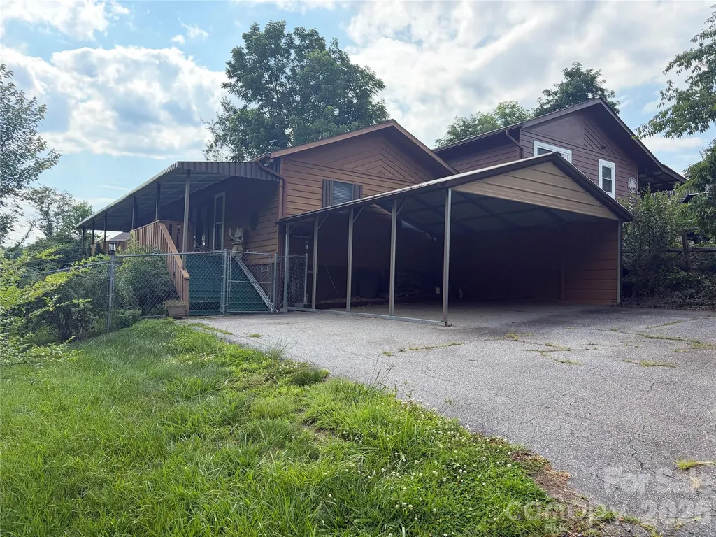 256A Bruce Road Mars Hill NC 28754