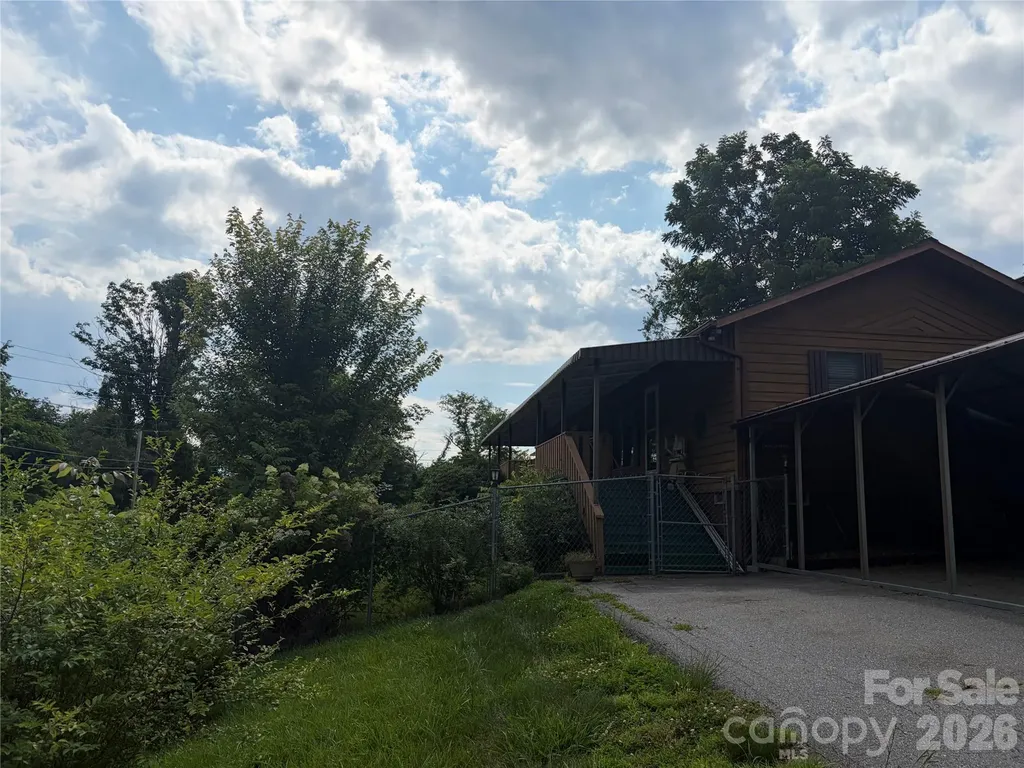 256A Bruce Road Mars Hill NC 28754
