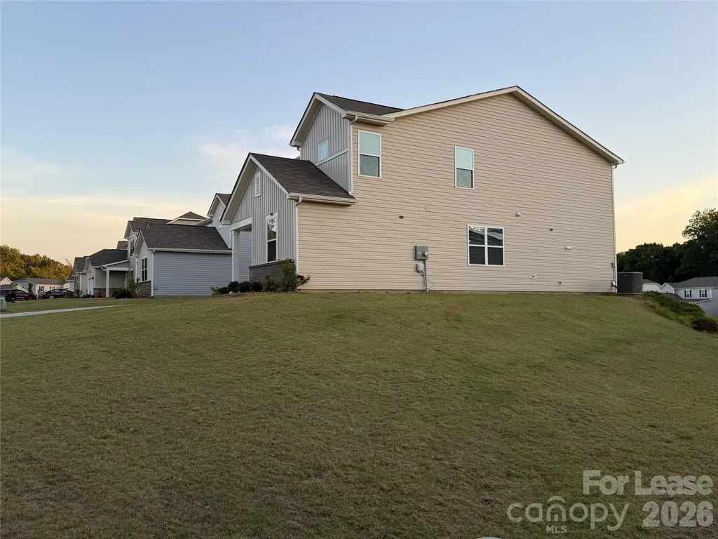 7024 Maple Run Circle Charlotte NC 28215
