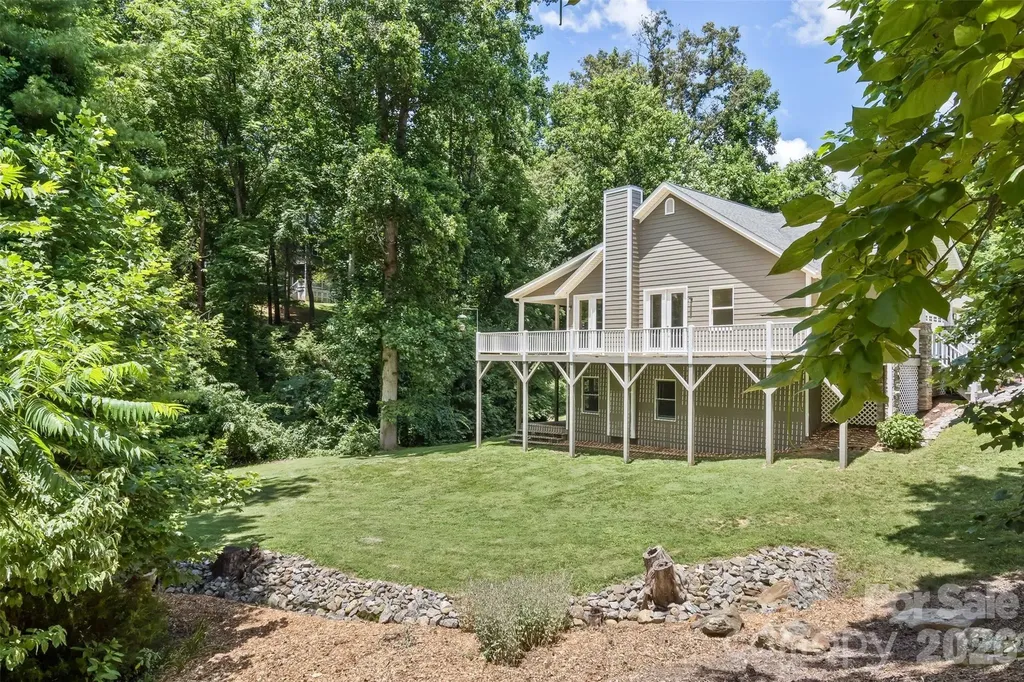 2 Birkdale Drive Weaverville NC 28787