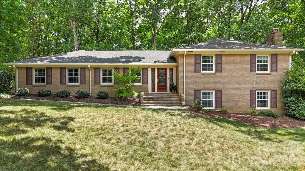 1800 Lumarka Drive Charlotte NC 28212