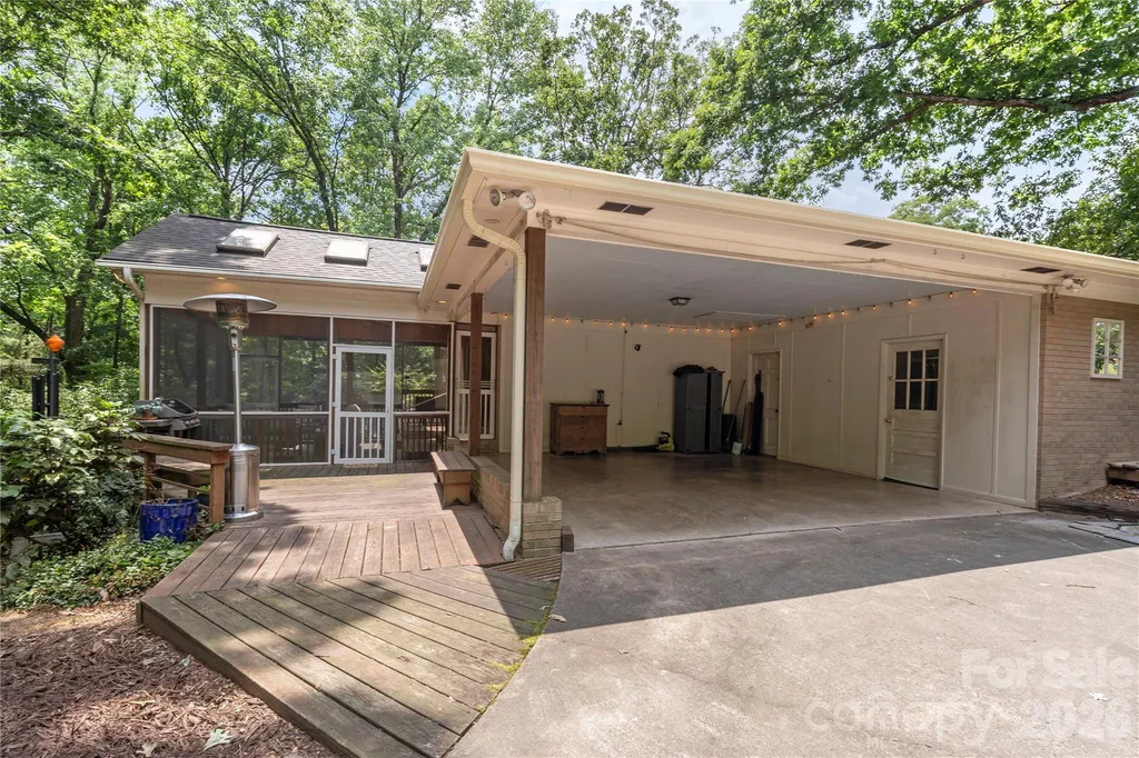 1800 Lumarka Drive Charlotte NC 28212