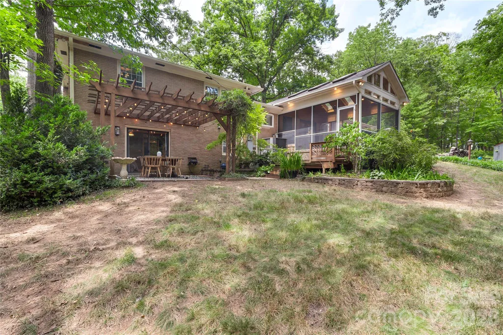 1800 Lumarka Drive Charlotte NC 28212