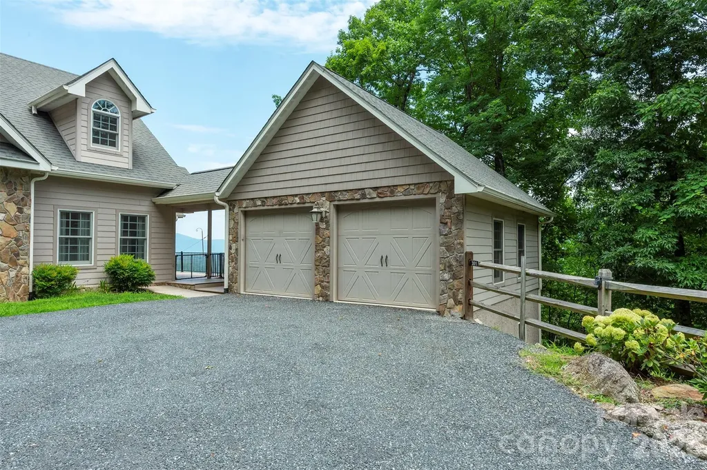 301 Oak Winds Drive Old Fort NC 28762