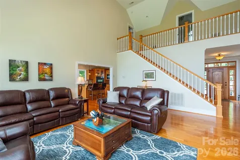 301 Oak Winds Drive Old Fort NC 28762