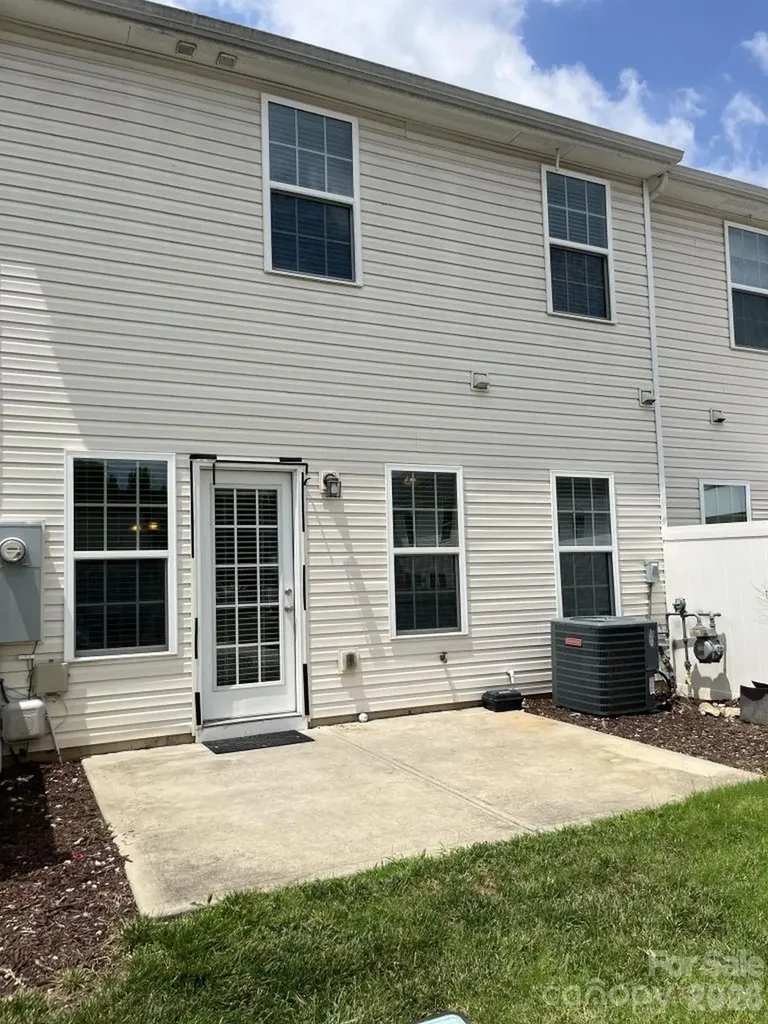 7411 Red Mulberry Way Charlotte NC 28273