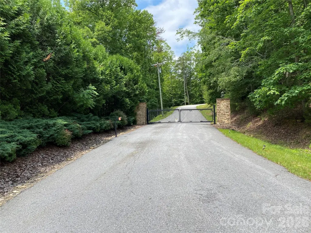 81 Sutters Ridge Road McGrady NC 28649