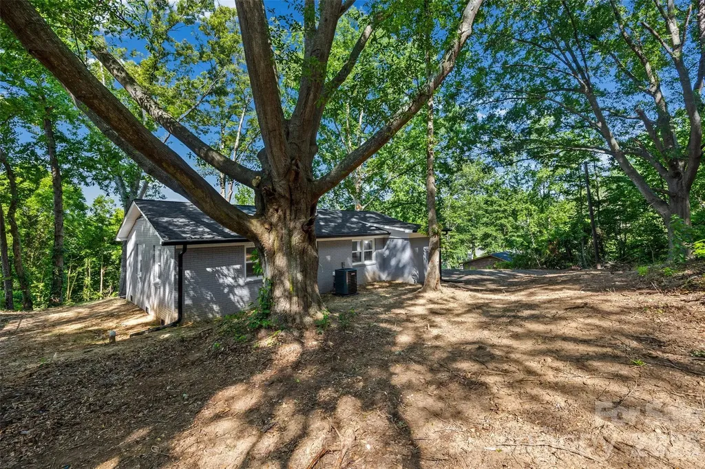 1812 Riveria Drive Shelby NC 28150