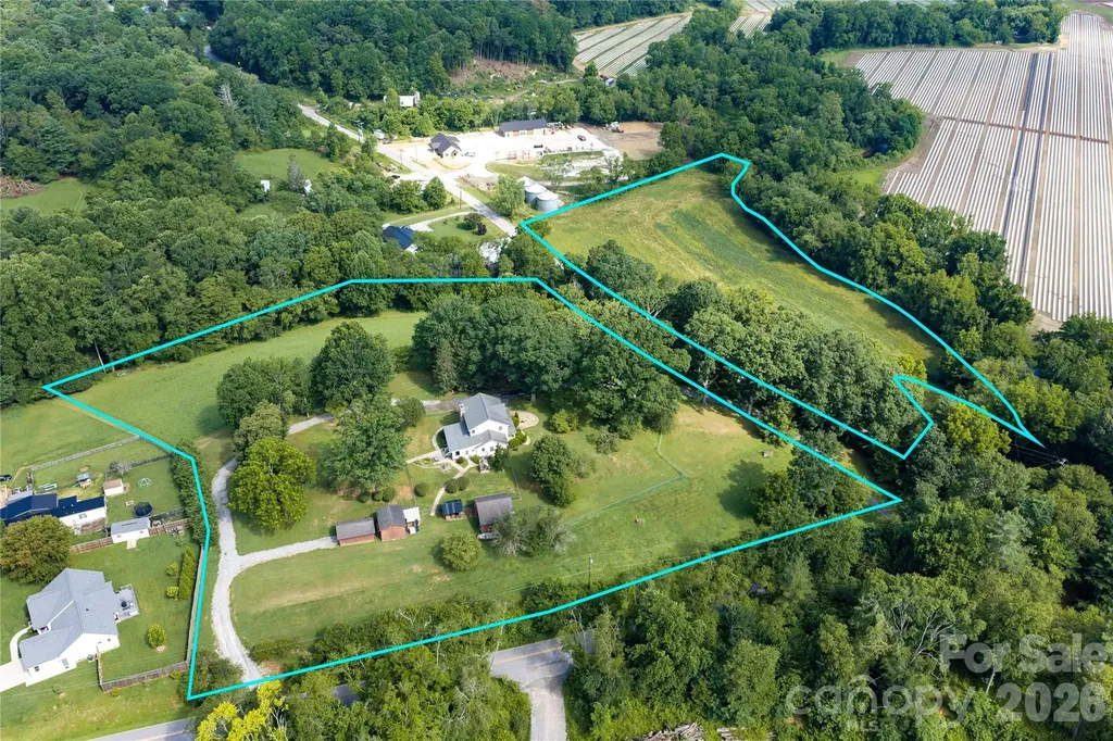 10 Old Turnpike Road Mills River NC 28759