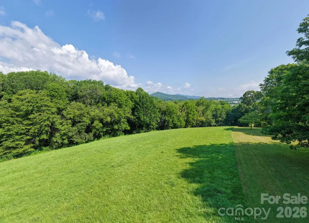 10 Old Turnpike Road Mills River NC 28759