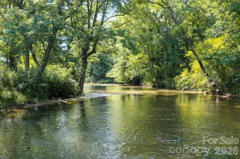 10 Old Turnpike Road Mills River NC 28759