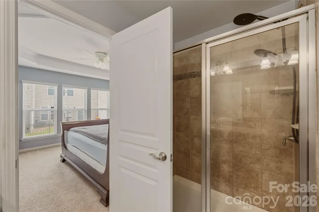 2433 Diplomat Lane Charlotte NC 28210