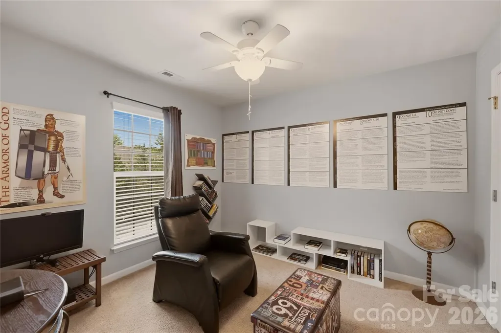 2433 Diplomat Lane Charlotte NC 28210