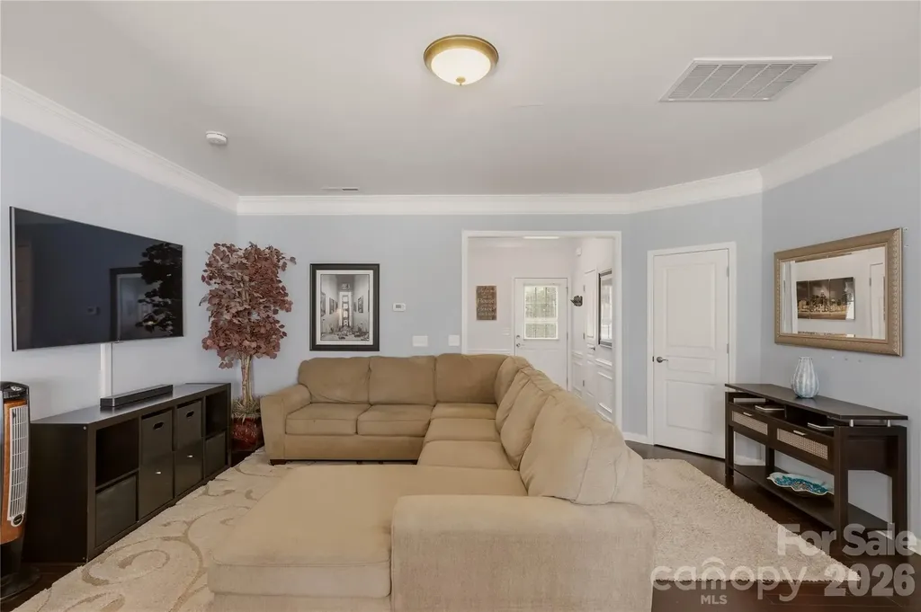 2433 Diplomat Lane Charlotte NC 28210