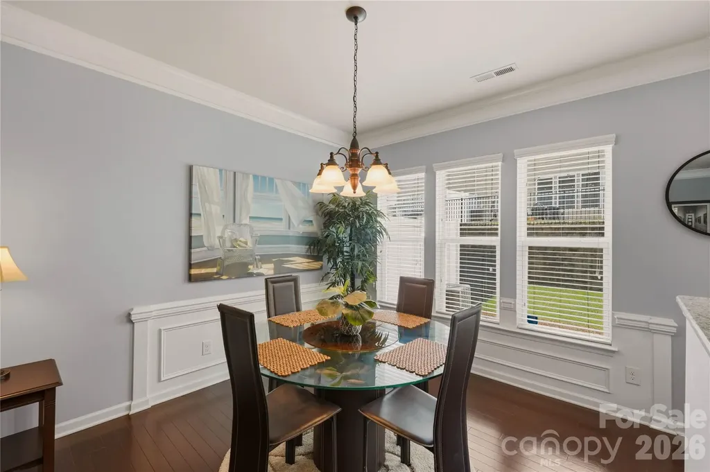 2433 Diplomat Lane Charlotte NC 28210