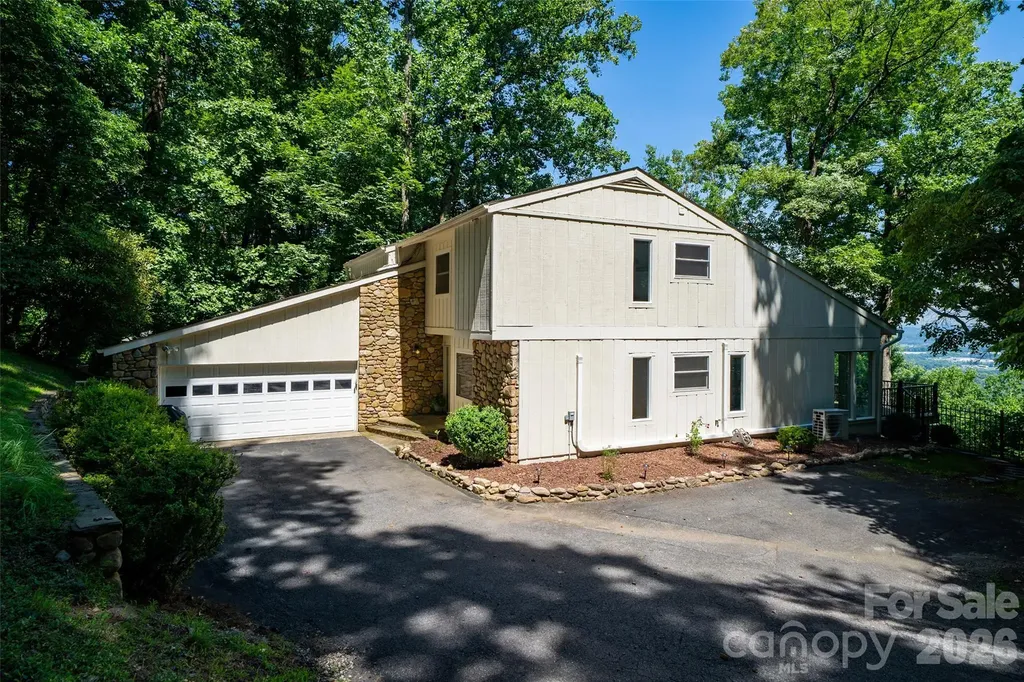 27 Walnut Drive Mills River NC 28759