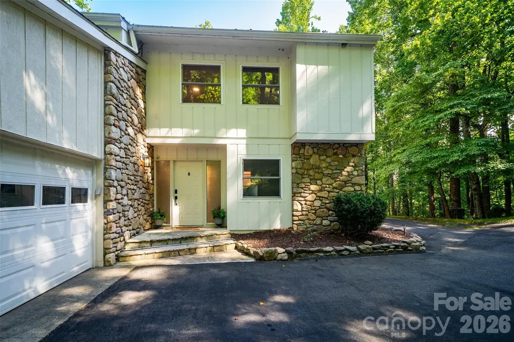 27 Walnut Drive Mills River NC 28759