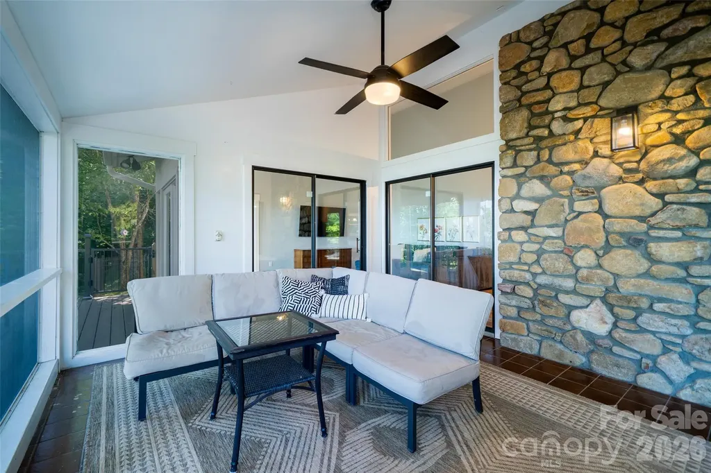 27 Walnut Drive Mills River NC 28759