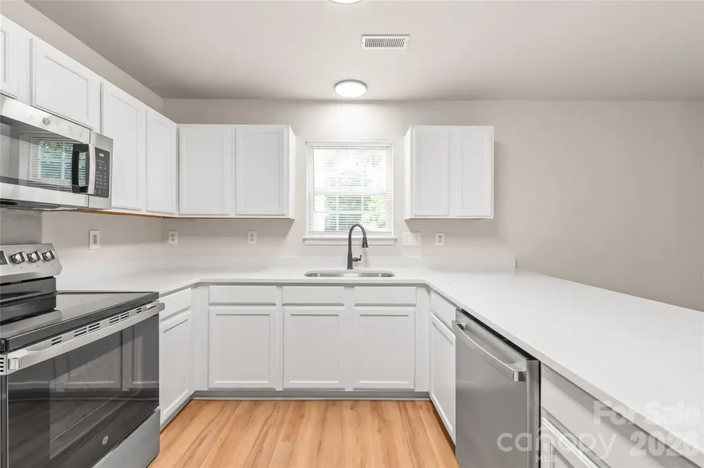 4506 Christenbury Hills Lane Charlotte NC 28269