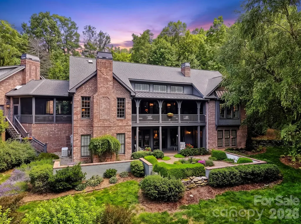 1333 Solomon Circle Hendersonville NC 28739
