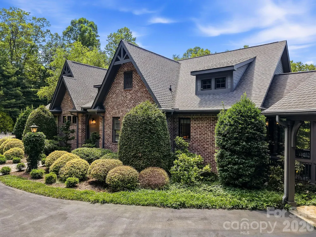 1333 Solomon Circle Hendersonville NC 28739