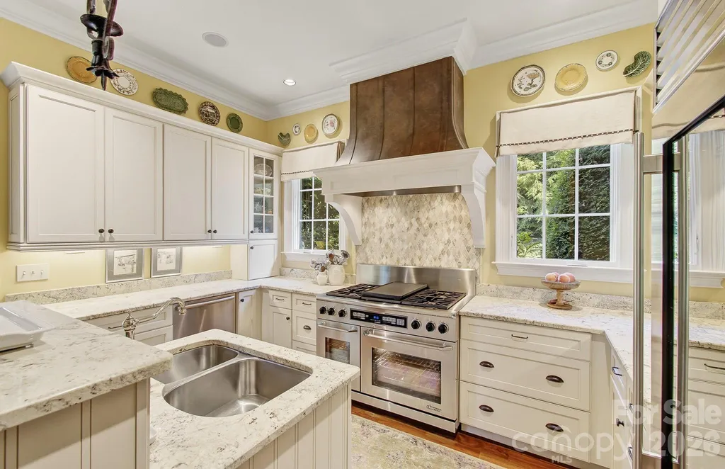 1333 Solomon Circle Hendersonville NC 28739