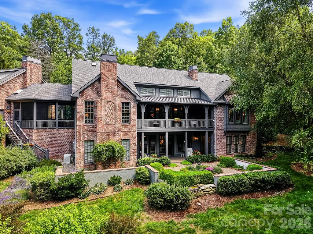 1333 Solomon Circle Hendersonville NC 28739