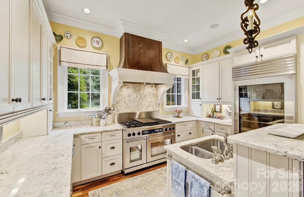 1333 Solomon Circle Hendersonville NC 28739