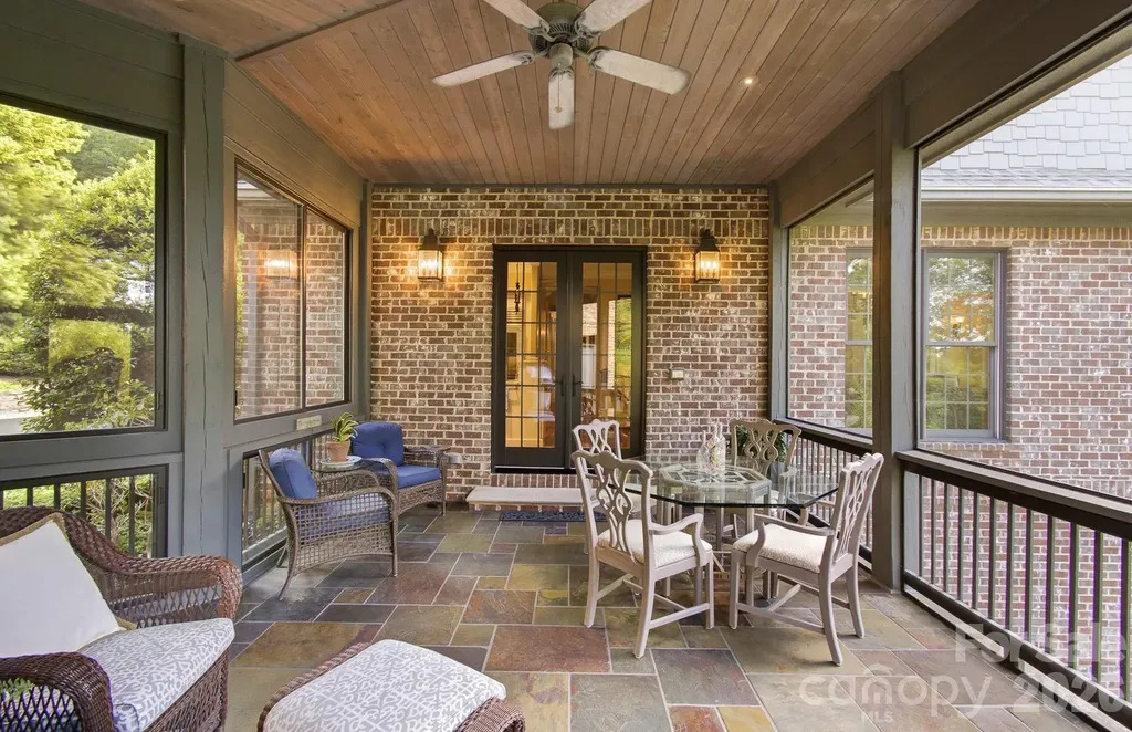 1333 Solomon Circle Hendersonville NC 28739