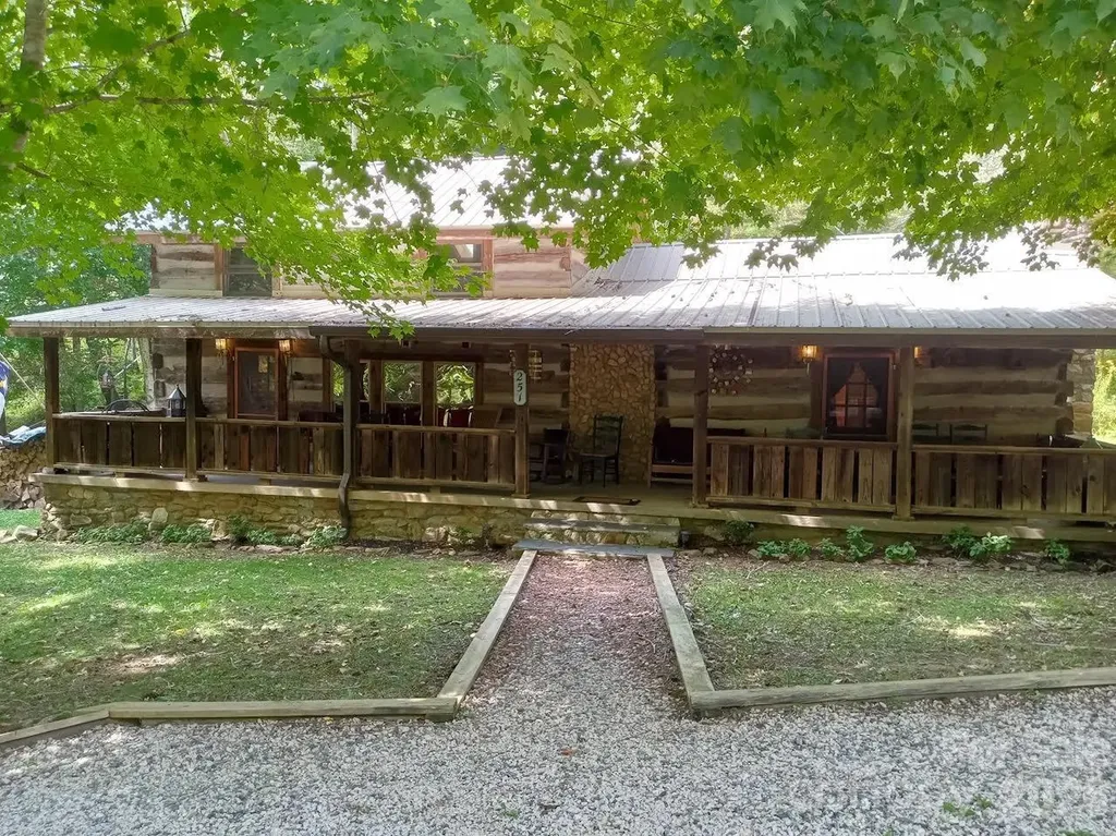 251 Village Lane Mars Hill NC 28754