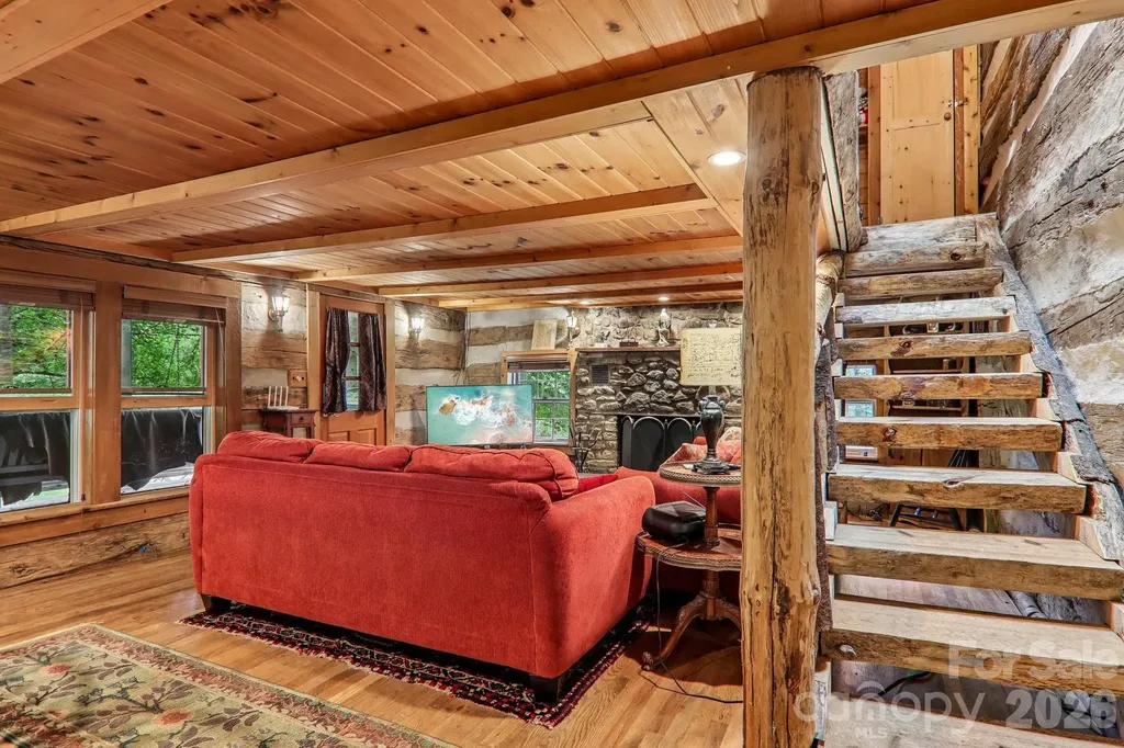 251 Village Lane Mars Hill NC 28754