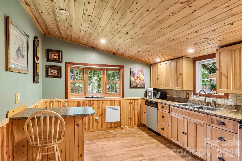 251 Village Lane Mars Hill NC 28754