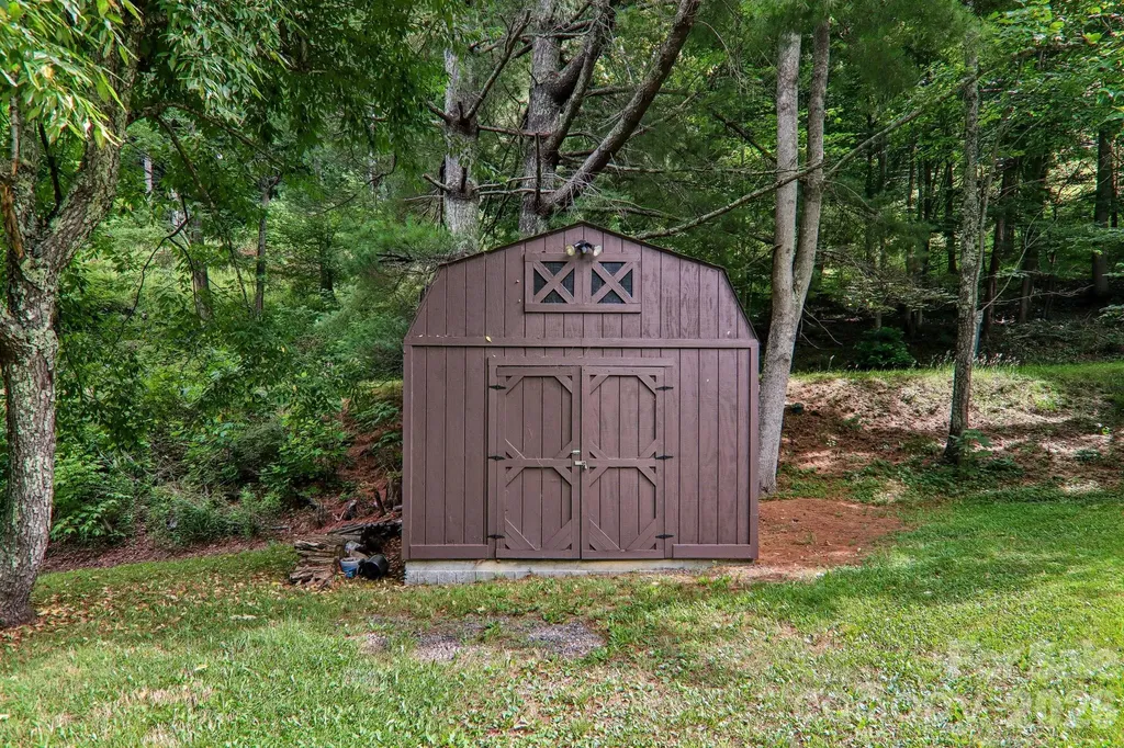 251 Village Lane Mars Hill NC 28754