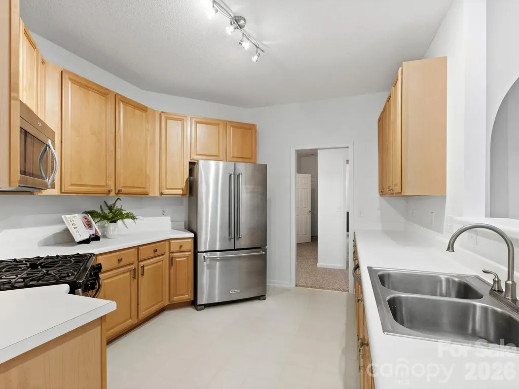 412 Silo Drive Asheville NC 28806