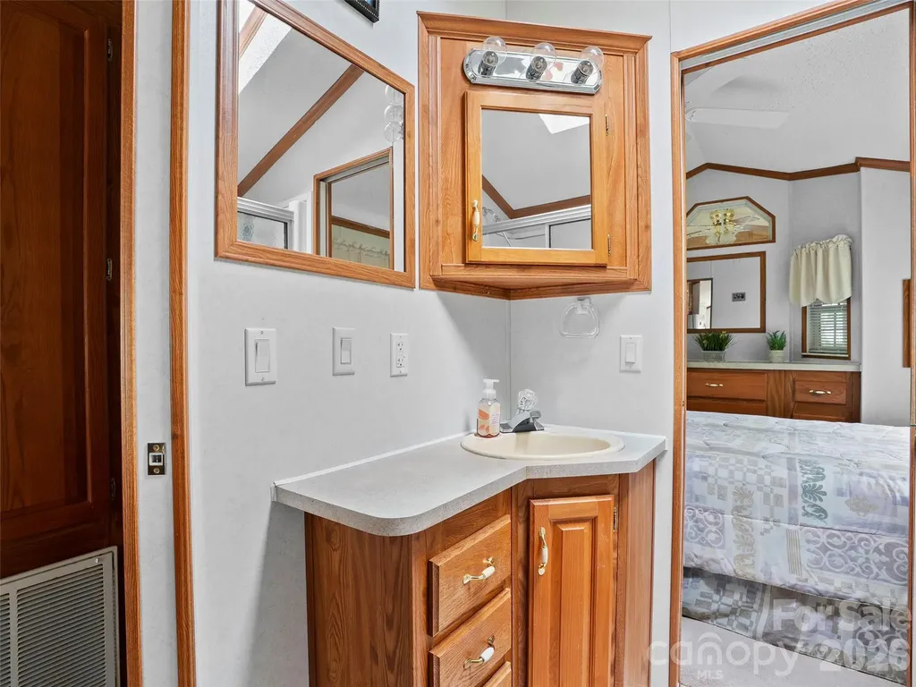 43 Pike Point Waynesville NC 28785