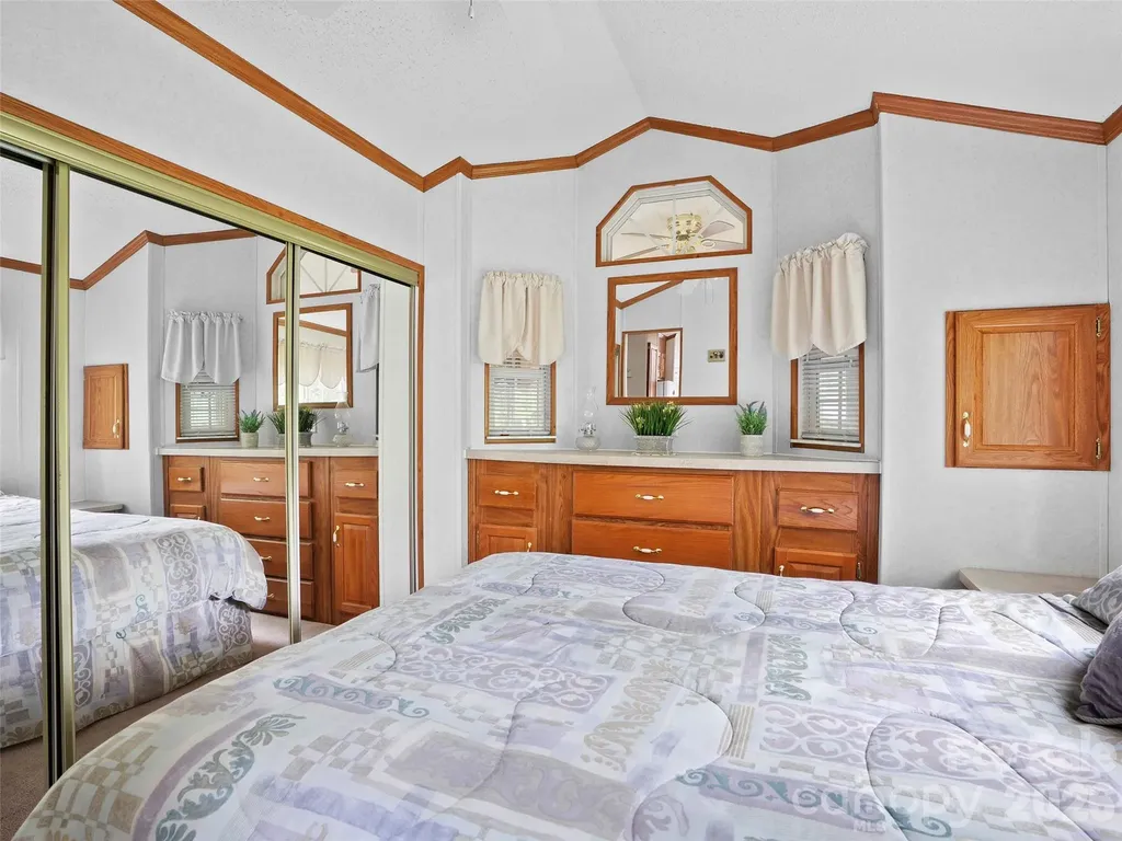 43 Pike Point Waynesville NC 28785