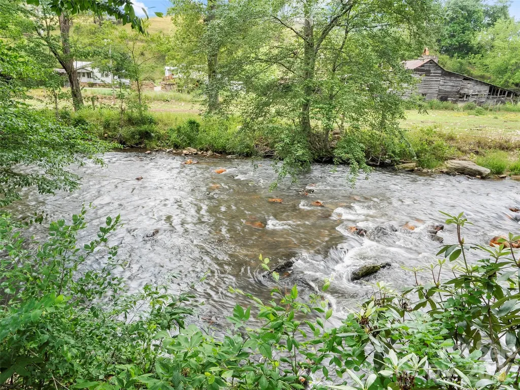 43 Pike Point Waynesville NC 28785