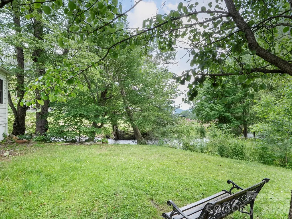 43 Pike Point Waynesville NC 28785